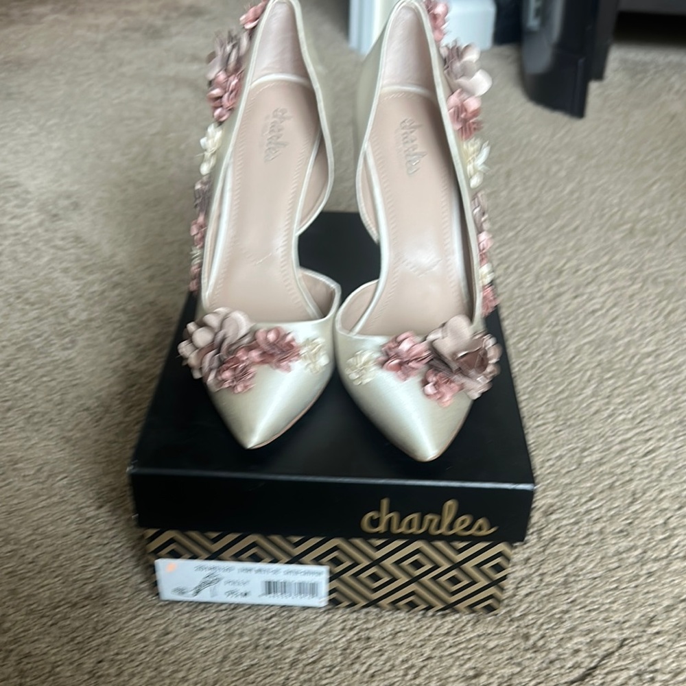 Charlies Elegant Floral Cream Heels